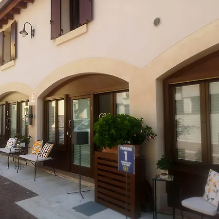 Giardino Giusti House & Court